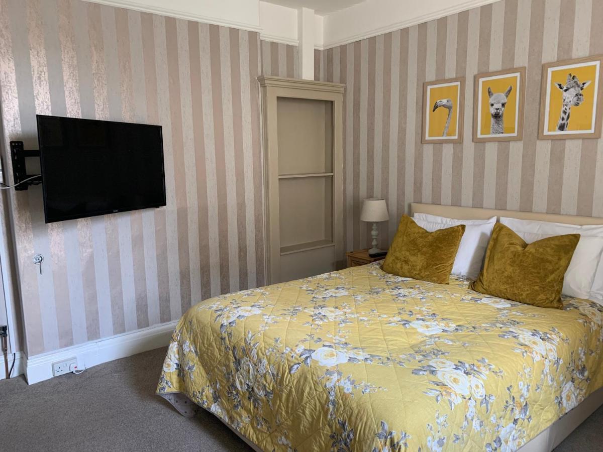 Clifton Villa Guest House Лландидно Екстер'єр фото